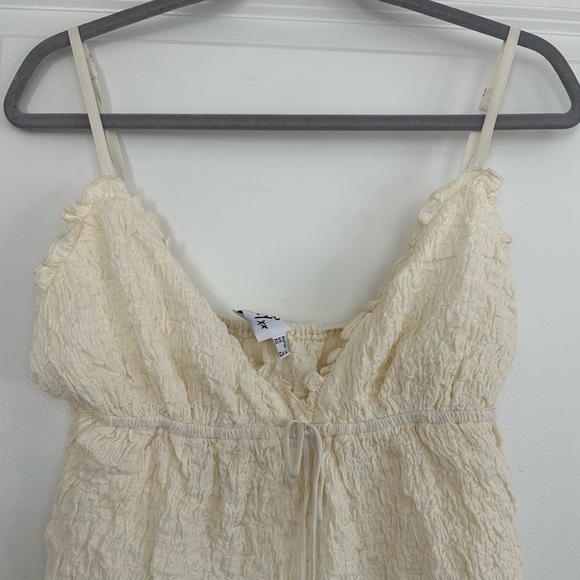 Princess Polly Cream Crinkle Spaghetti Strap Cami - Picture 4 of 8